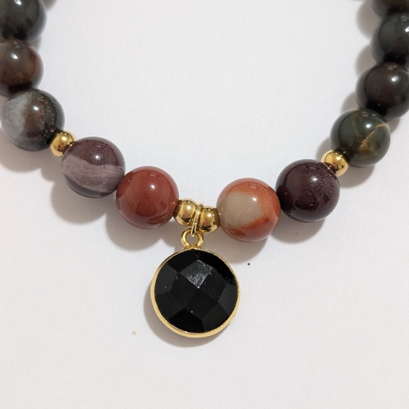 Mookaite/Brecciated Jasper Bracelet With Onyx Charm - Picture 5 of 9